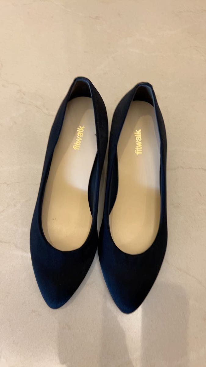 22センチ レディース低めのパンプス 新品未使用 中がふわふわで履き心地はいいですよ