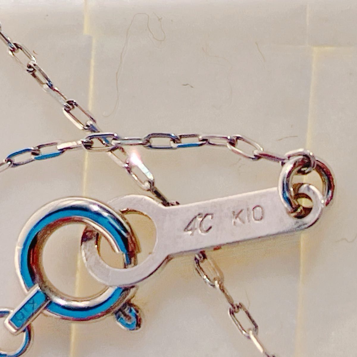 箱付き 4°C k10 ホワイトゴールド ネックレス ドロップ 雫 箱付き 4°C k10 ホワイトゴールド ネックレス ドロップ 雫