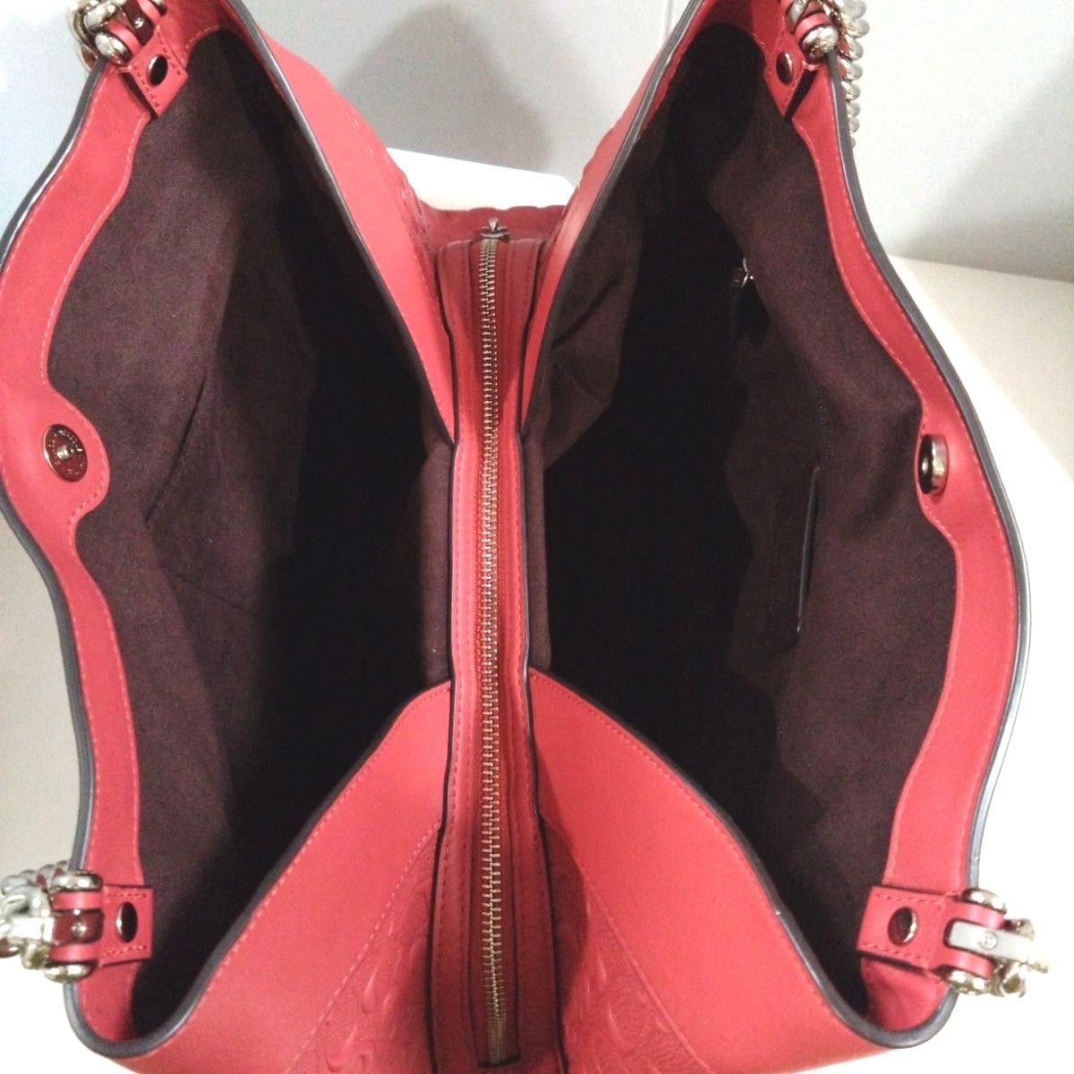 未使用級】COACH チェーンショルダー エンボス レッド|Yahoo 未使用級】COACH チェーンショルダー エンボス レッド|Yahoo