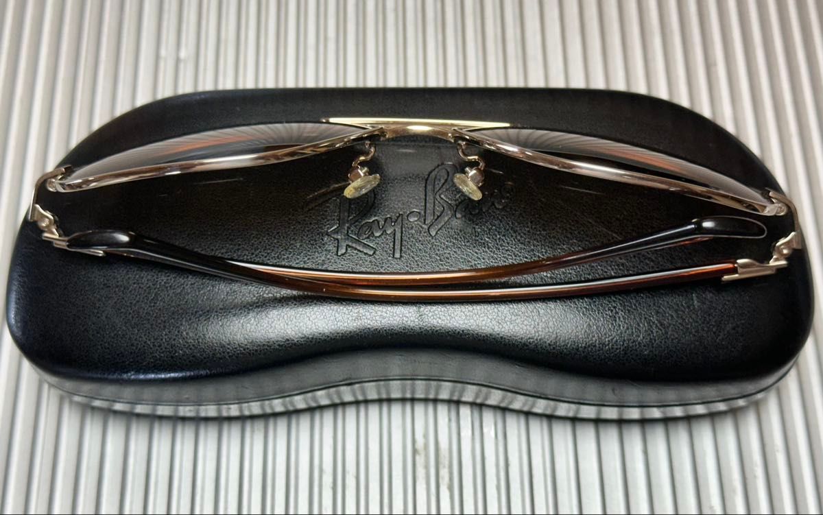 美品/偏光 Ray-Ban サングラス ケース付き ゴールド ブラウン系 美品/偏光 Ray-Ban サングラス ケース付き ゴールド ブラウン系
