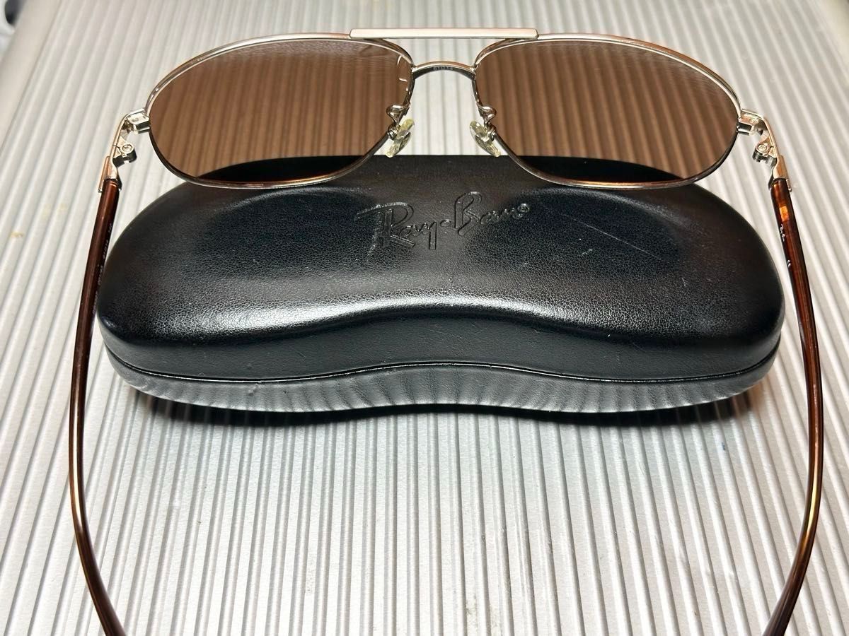美品/偏光 Ray-Ban サングラス ケース付き ゴールド ブラウン系 美品/偏光 Ray-Ban サングラス ケース付き ゴールド ブラウン系