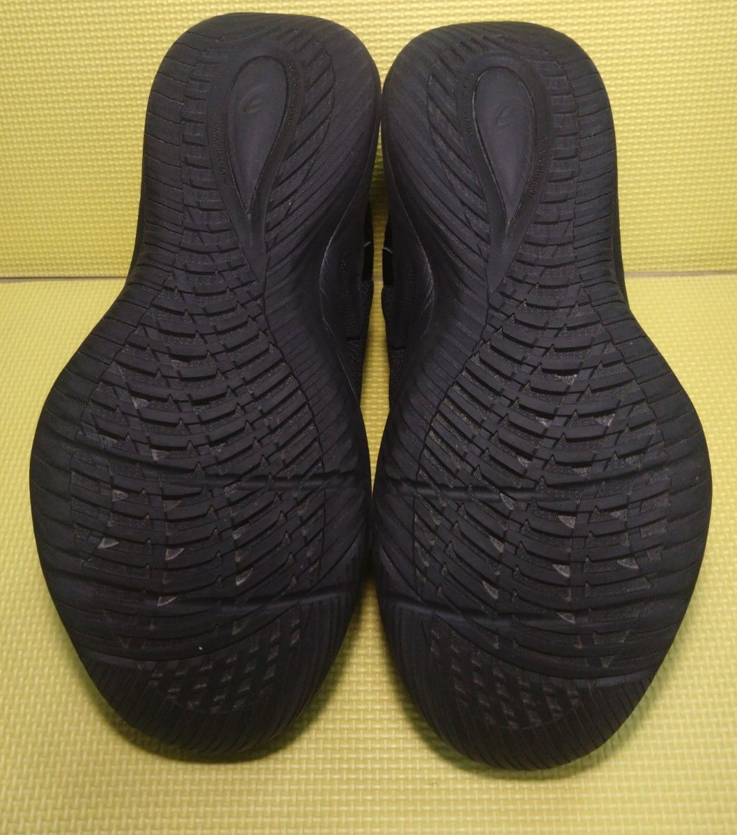 ASICS NOVASURGE 3 28cm US10 黒×黒|Yahoo!フリマ(旧PayPay ASICS NOVASURGE 3 28cm US10 黒×黒|Yahoo!フリマ(旧PayPay