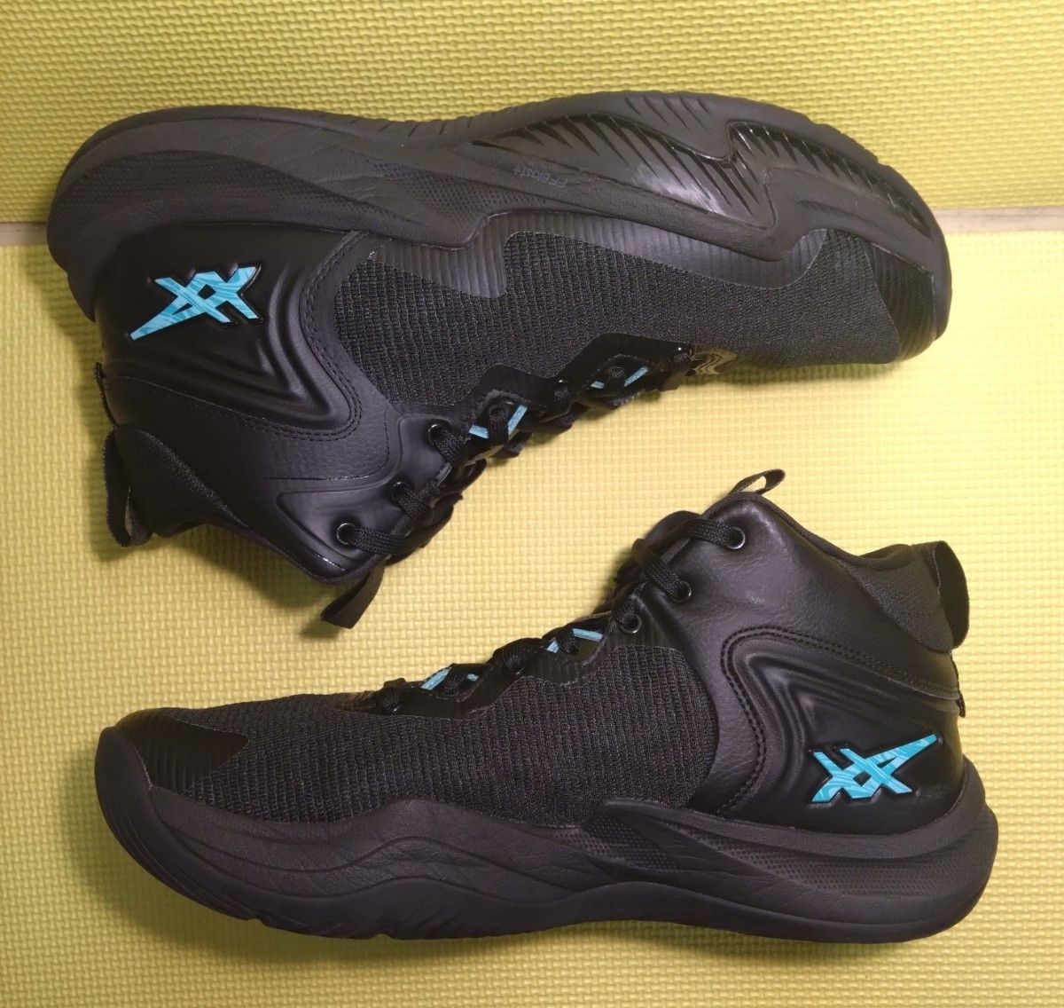 ASICS NOVASURGE 3 28cm US10 黒×黒|Yahoo!フリマ(旧PayPay ASICS NOVASURGE 3 28cm US10 黒×黒|Yahoo!フリマ(旧PayPay