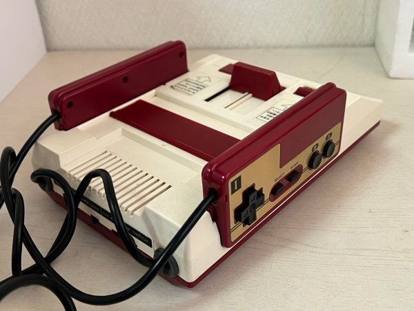 本体美品 任天堂 FC ファミコン 初代 本体 箱説明書等付属品付き 本体美品 任天堂 FC ファミコン 初代 本体 箱説明書等付属品付き