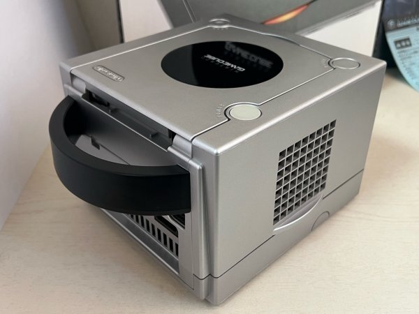 動作確認済 任天堂 ゲームキューブ GC 本体 シルバー 箱説明書 動作確認済 任天堂 ゲームキューブ GC 本体 シルバー 箱説明書