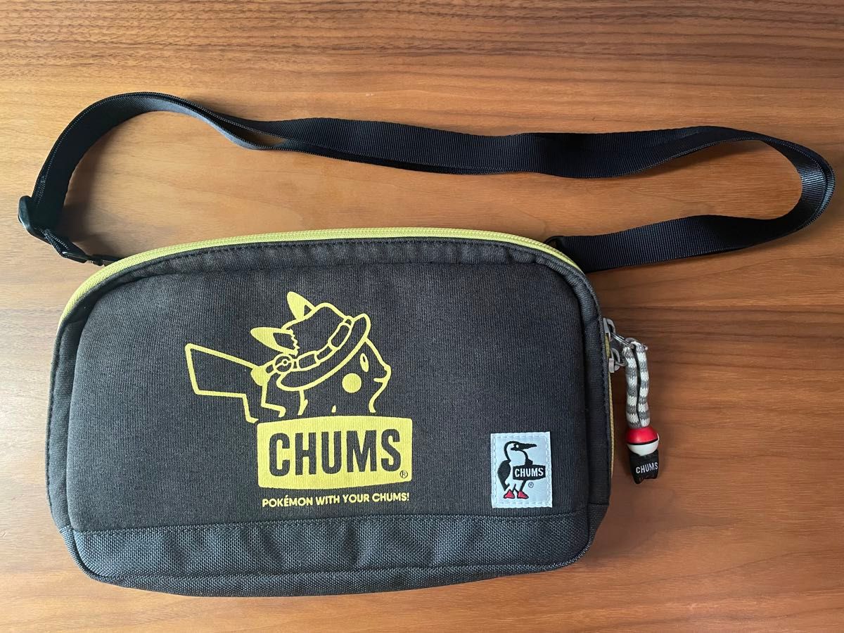 CHUMS ポケモンセンター サコッシュ 黒 黄色 ピカチュウ CHUMS ポケモンセンター サコッシュ 黒 黄色 ピカチュウ