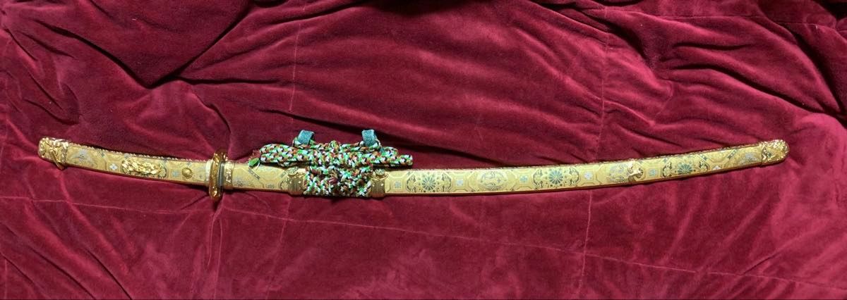 合法的な模造刀 超稀少逸品 飾太刀拵風 錦 布地包 鍍金の長覆輪 合法的な模造刀 超稀少逸品 飾太刀拵風 錦 布地包 鍍金の長覆輪
