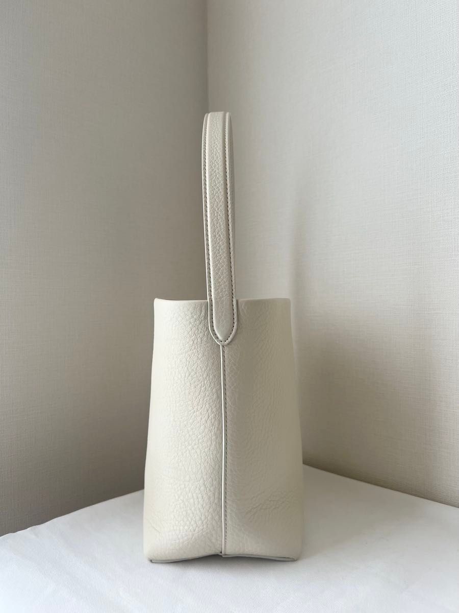 【The Row】関税・送料込★ホワイト スモール N/S トートバッグ 美品】THE ROW ザロウ Small N/S Park Tote ホワイト 型押しロゴ