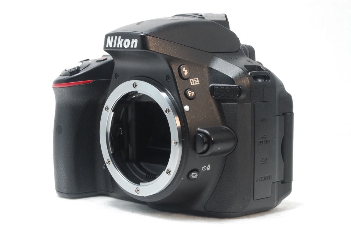 Nikon D5300 ダブルレンズ カメラバッグ付 ニコン 一眼レフ Nikon D5300 ダブルレンズ カメラバッグ付 ニコン 一眼レフ