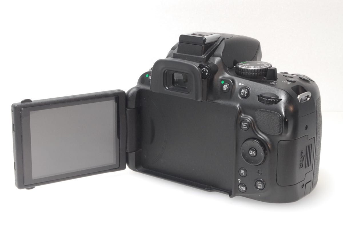 Nikon D5200 スマホ転送 ダブルレンズ 純正バッグ付 一眼レフ Nikon D5200 スマホ転送 ダブルレンズ 純正バッグ付 一眼レフ