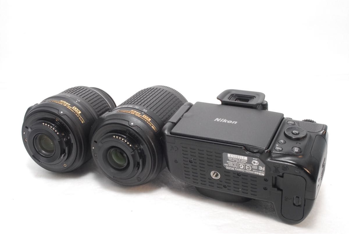 Nikon D5200 スマホ転送 ダブルレンズ 純正バッグ付 一眼レフ Nikon D5200 スマホ転送 ダブルレンズ 純正バッグ付 一眼レフ