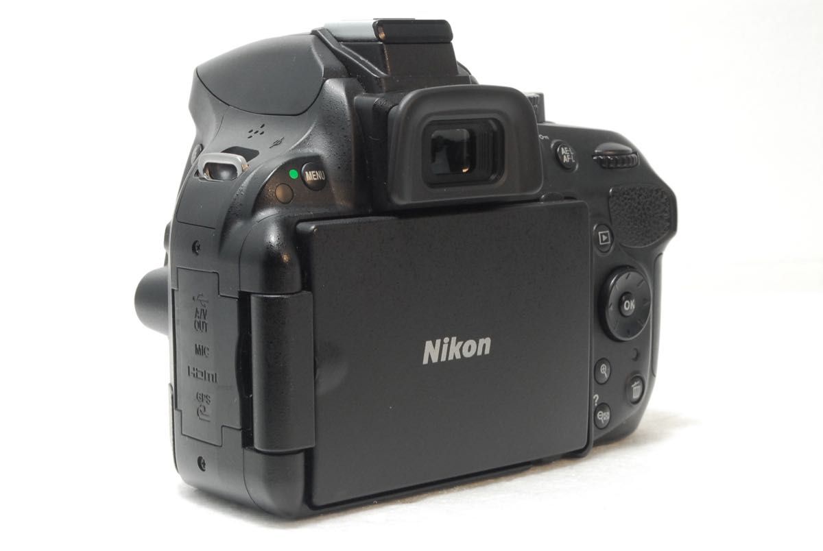 Nikon D5200 スマホ転送 ダブルレンズ 純正バッグ付 一眼レフ Nikon D5200 スマホ転送 ダブルレンズ 純正バッグ付 一眼レフ