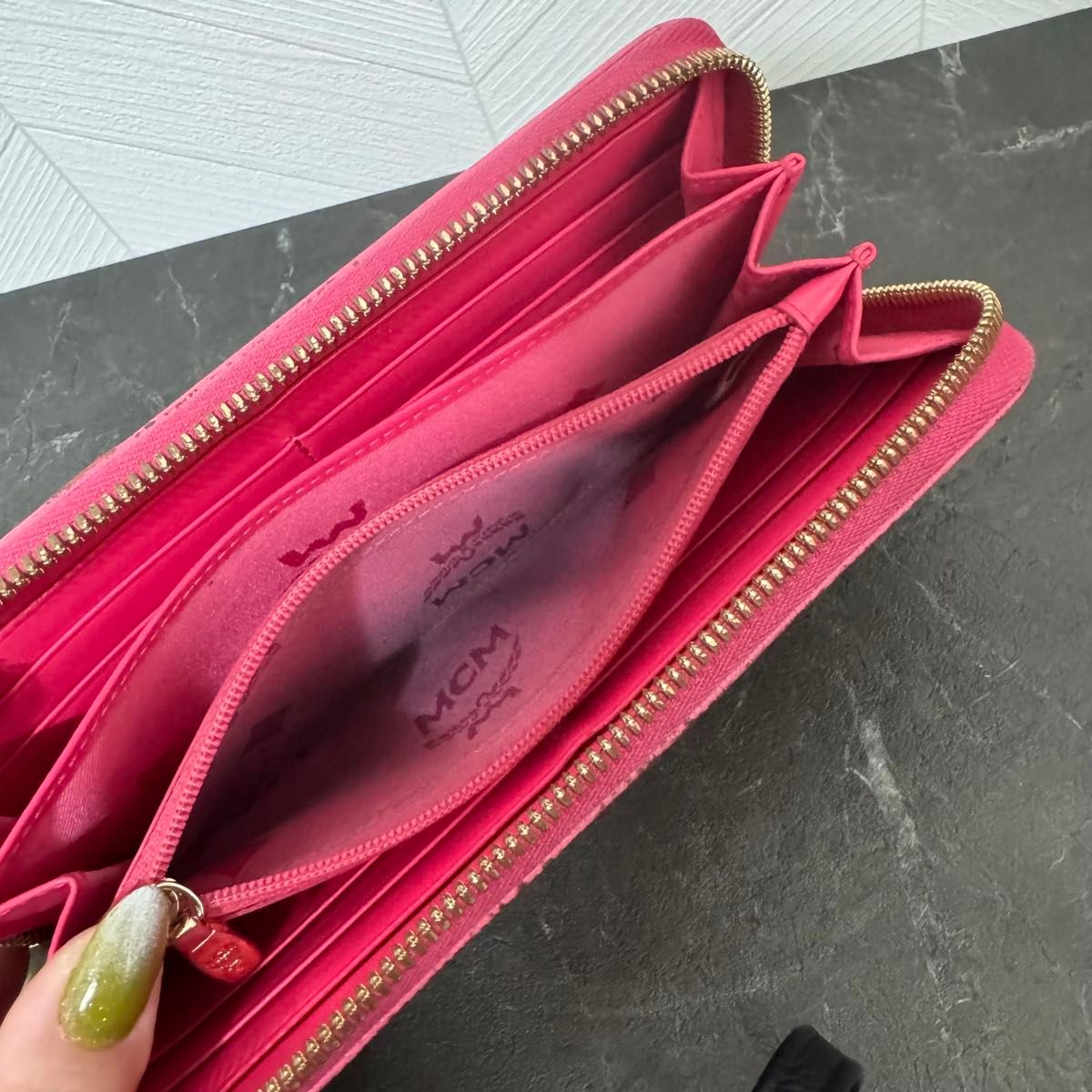 MCM 長財布/ピンク|Yahoo!フリマ(旧PayPayフリマ) MCM 長財布/ピンク|Yahoo!フリマ(旧PayPayフリマ)