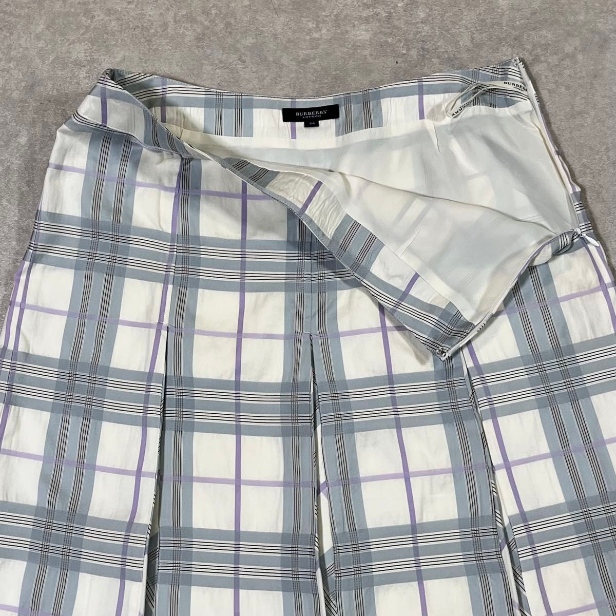 BURBERRY BLUE LABEL チェック柄 プリーツスカート サイズ44 BURBERRY BLUE LABEL チェック柄 プリーツスカート サイズ44