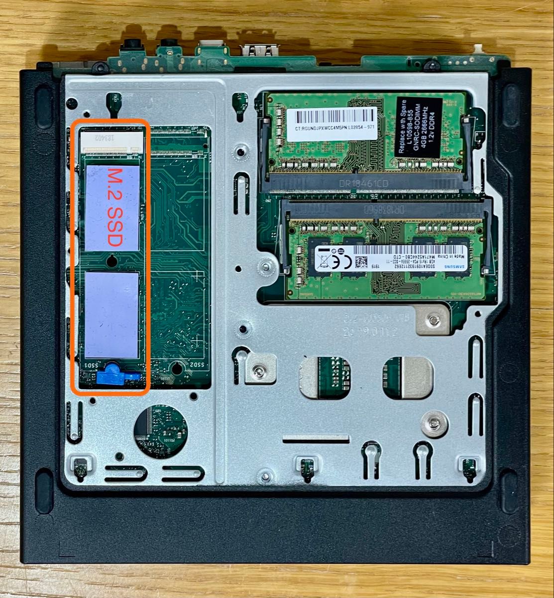 Lenovo ThinkCentre M720q Tiny (Core i7-8700T/8GB/SSD 128GB Lenovo ThinkCentre M720q Tiny (Core i7-8700T/8GB/SSD 128GB