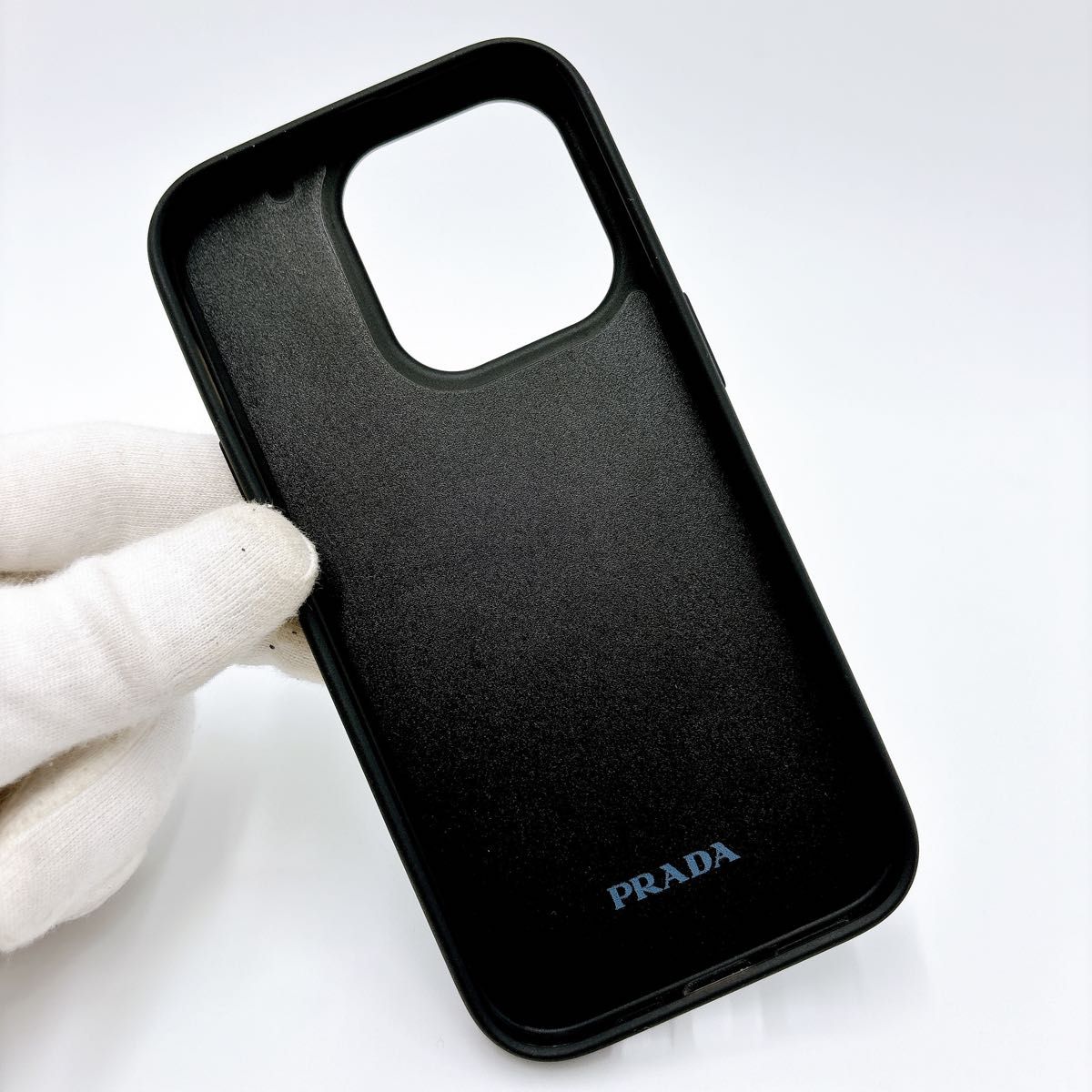 美品 PRADA サフィアーノ 三角ロゴ iPhone 14 pro ケース 美品 PRADA サフィアーノ 三角ロゴ iPhone 14 pro ケース