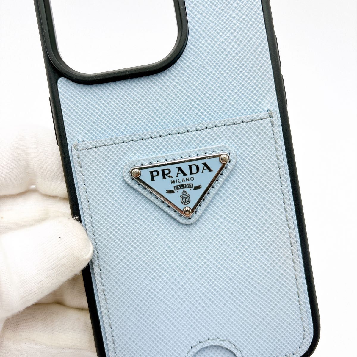 美品 PRADA サフィアーノ 三角ロゴ iPhone 14 pro ケース 美品 PRADA サフィアーノ 三角ロゴ iPhone 14 pro ケース