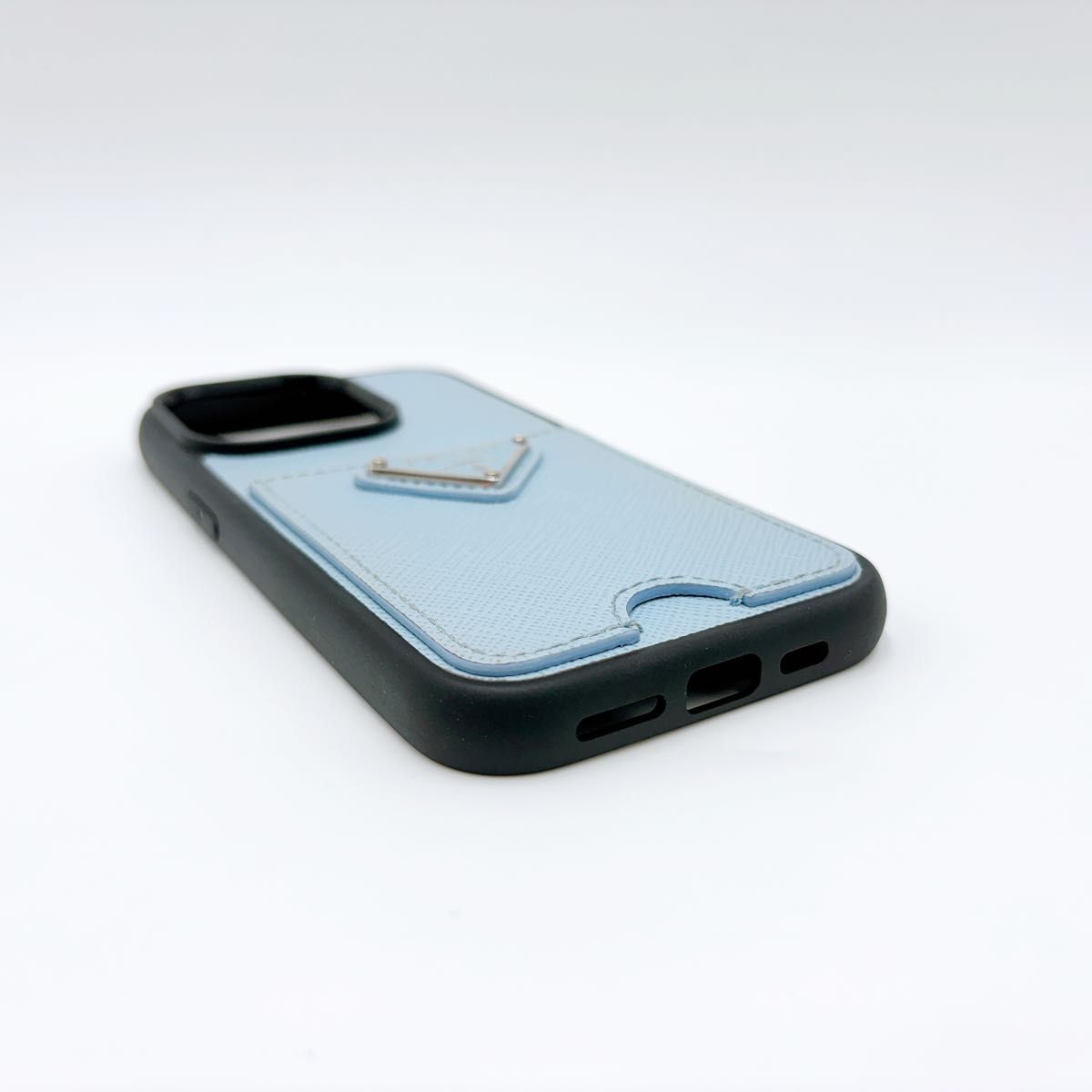美品 PRADA サフィアーノ 三角ロゴ iPhone 14 pro ケース 美品 PRADA サフィアーノ 三角ロゴ iPhone 14 pro ケース