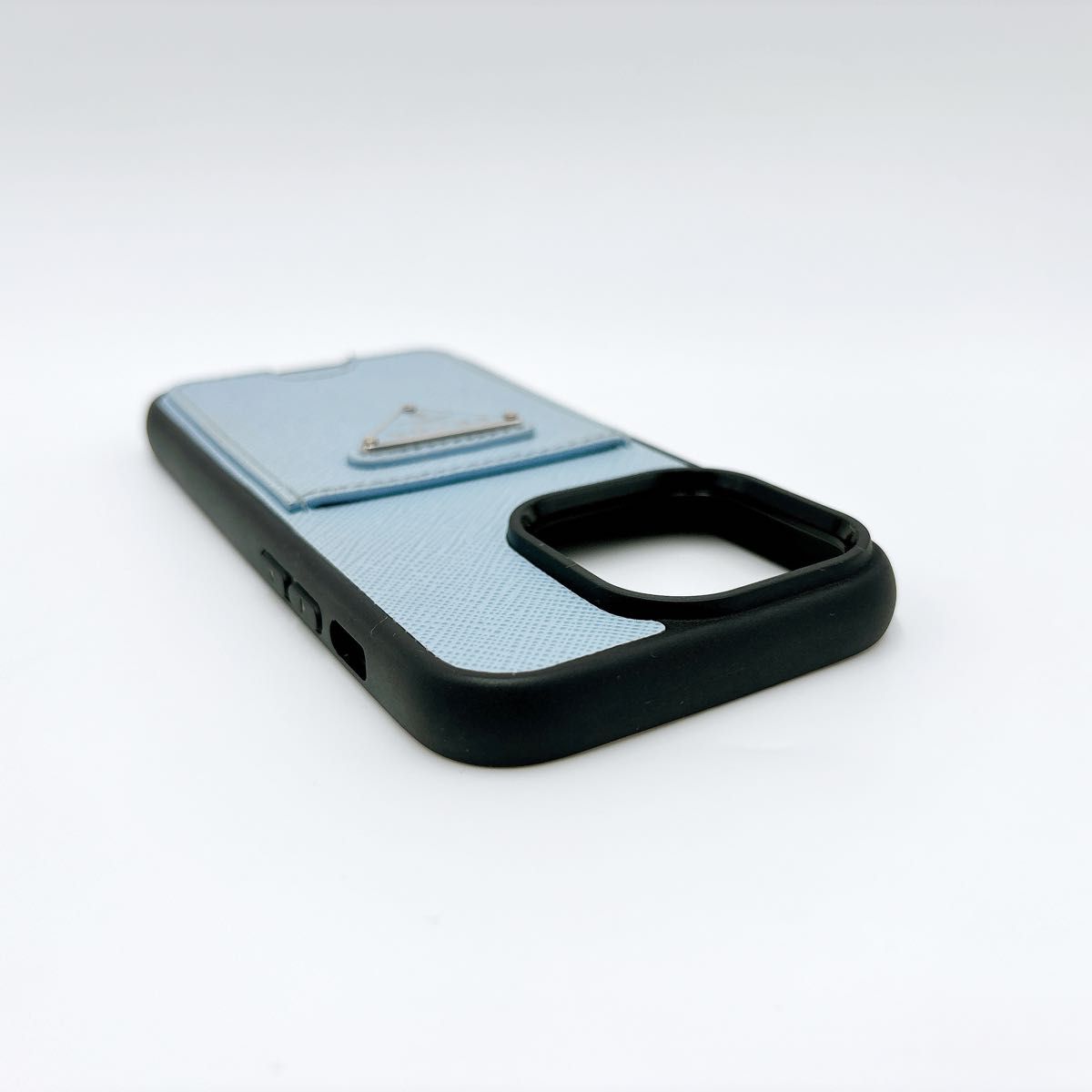美品 PRADA サフィアーノ 三角ロゴ iPhone 14 pro ケース 美品 PRADA サフィアーノ 三角ロゴ iPhone 14 pro ケース