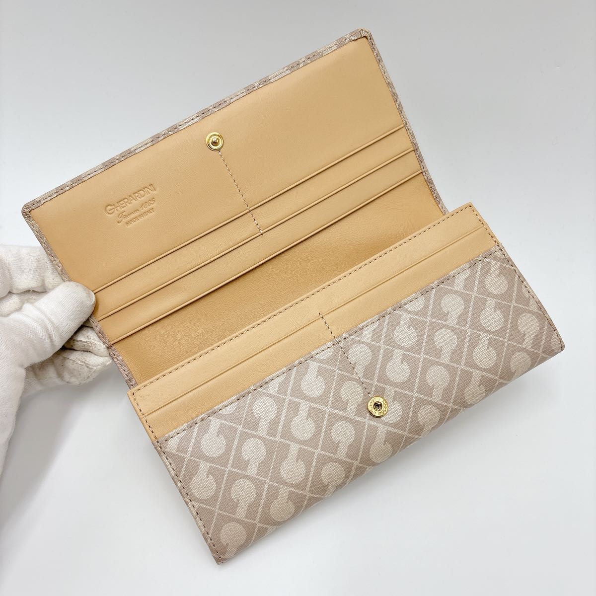 未使用 GHERARDINI ゲラルディーニ ソフティ Gモノグラム 長財布