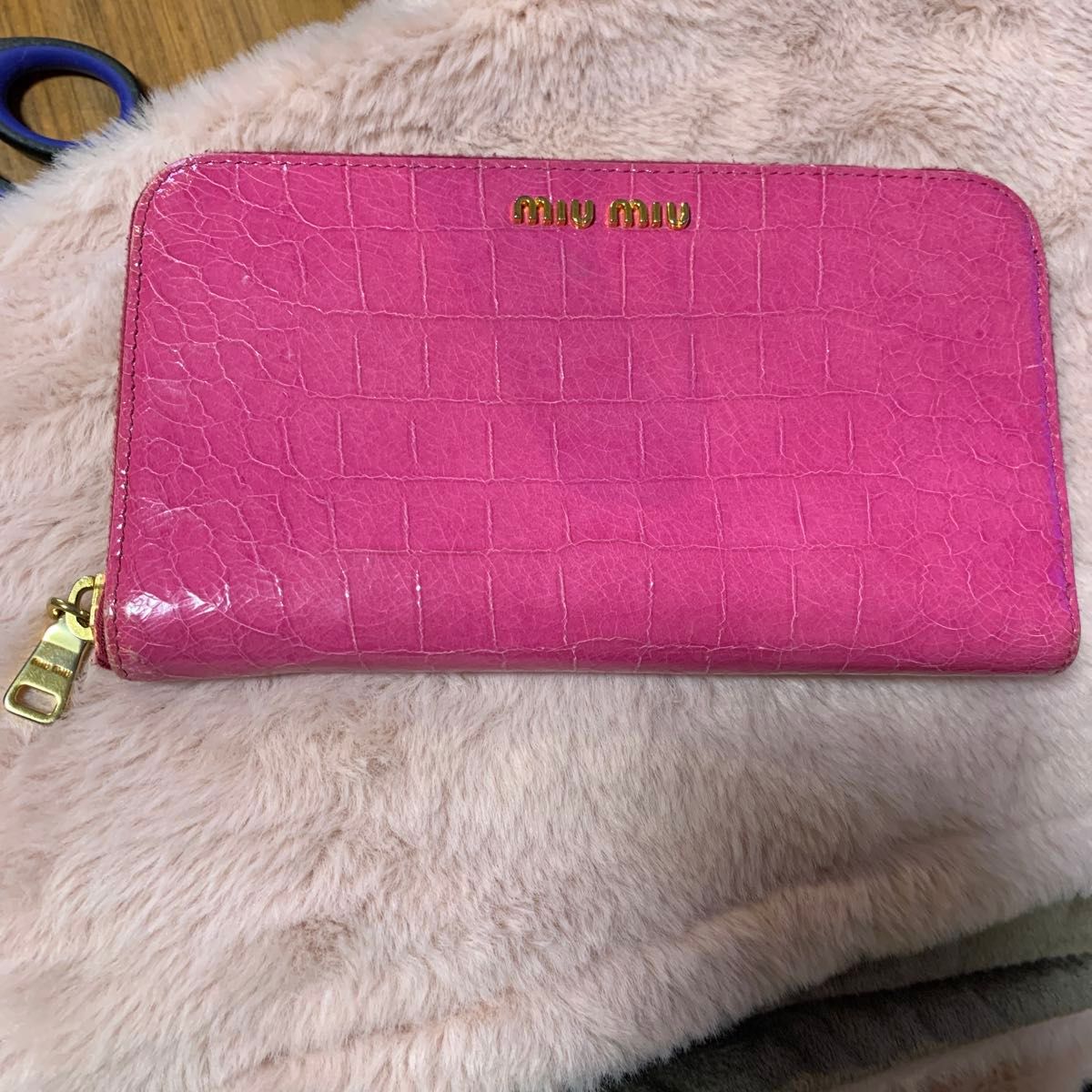 miumiu ミュウミュウ クロコ型押し ピンク長財布 美品 即購入OK miumiu ミュウミュウ クロコ型押し ピンク長財布 美品 即購入OK