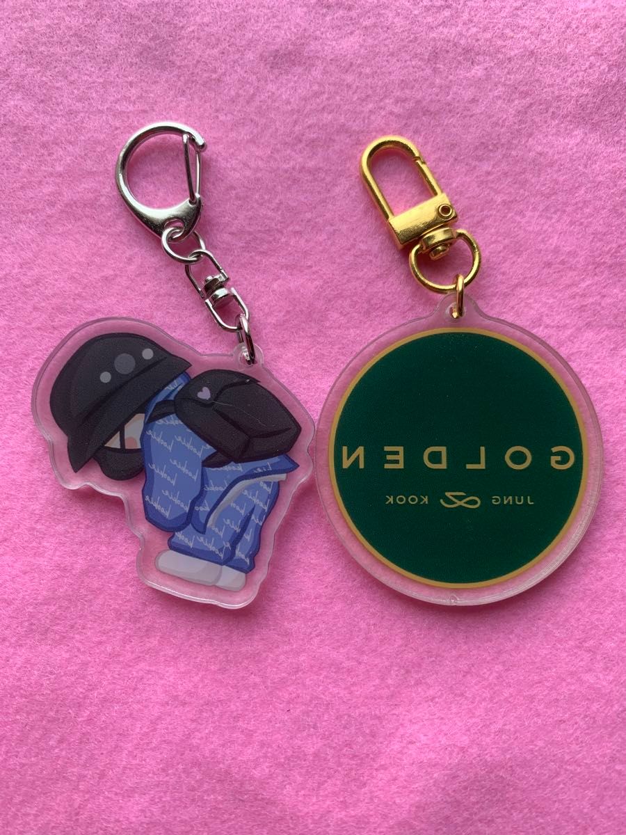 BTS GOLDEN ロゴ入りキーホルダー緑&グクアクリルキーホルダー2 BTS GOLDEN ロゴ入りキーホルダー緑&グクアクリルキーホルダー2