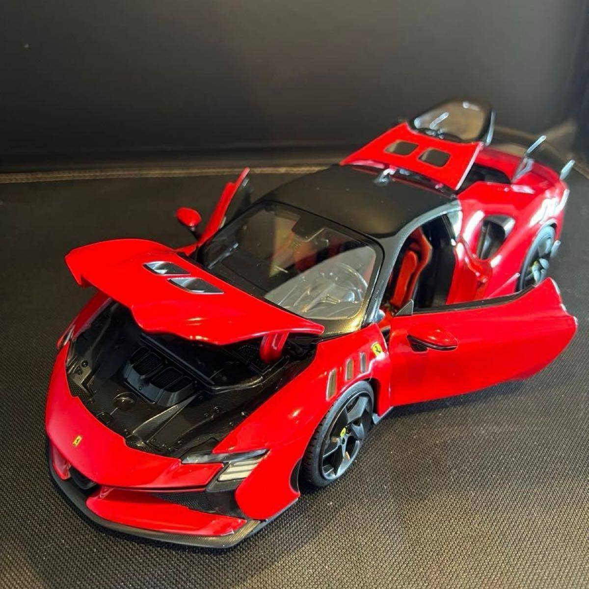 ミニカー1/18 4台 Ferrari812/SF90XX ベンツAMG one ミニカー1/18 4台 Ferrari812/SF90XX ベンツAMG one