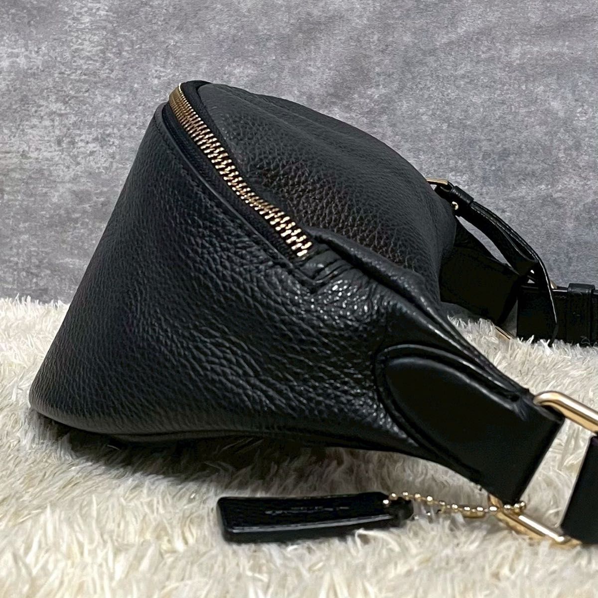 極美品】COACH コーチ ボディバッグ レザー 本革 ブラック 黒 極美品】COACH コーチ ボディバッグ レザー 本革 ブラック 黒