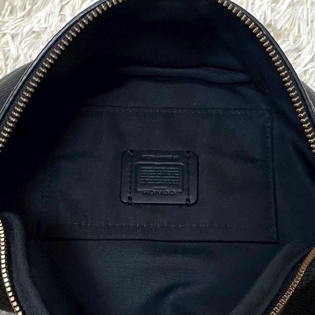 極美品】COACH コーチ ボディバッグ レザー 本革 ブラック 黒 極美品】COACH コーチ ボディバッグ レザー 本革 ブラック 黒