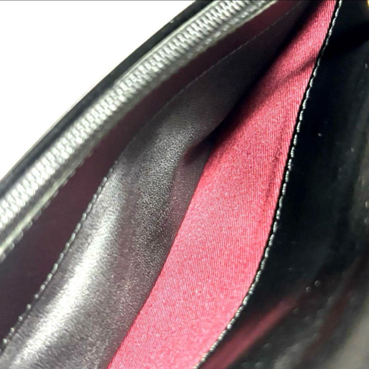 美品BURBERRYバーバリー 折り財布 黒 ブラック シャドーホース 美品BURBERRYバーバリー 折り財布 黒 ブラック シャドーホース