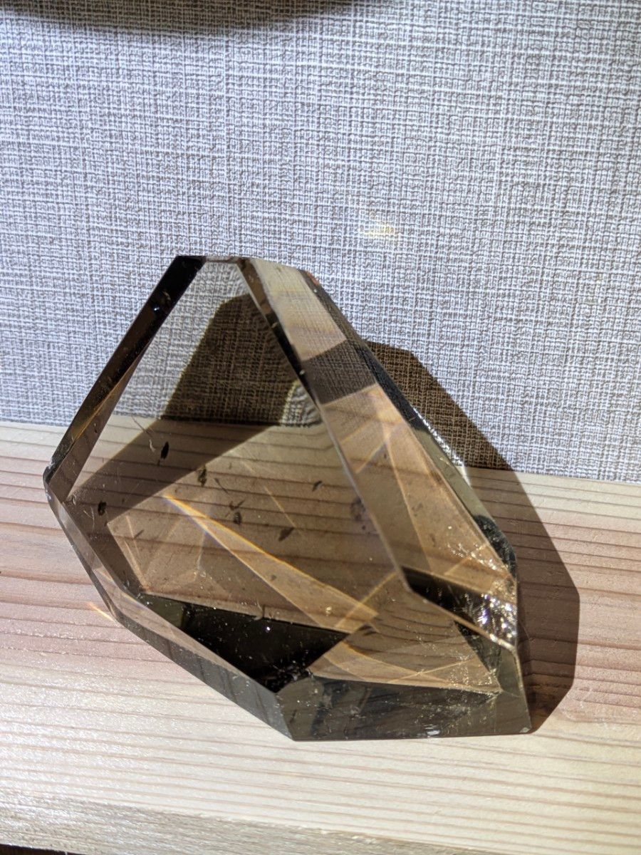 ヒマラヤスモーキークォーツのペーパーウェイトとして使用可能 ヒマラヤスモーキークォーツのペーパーウェイトとして使用可能