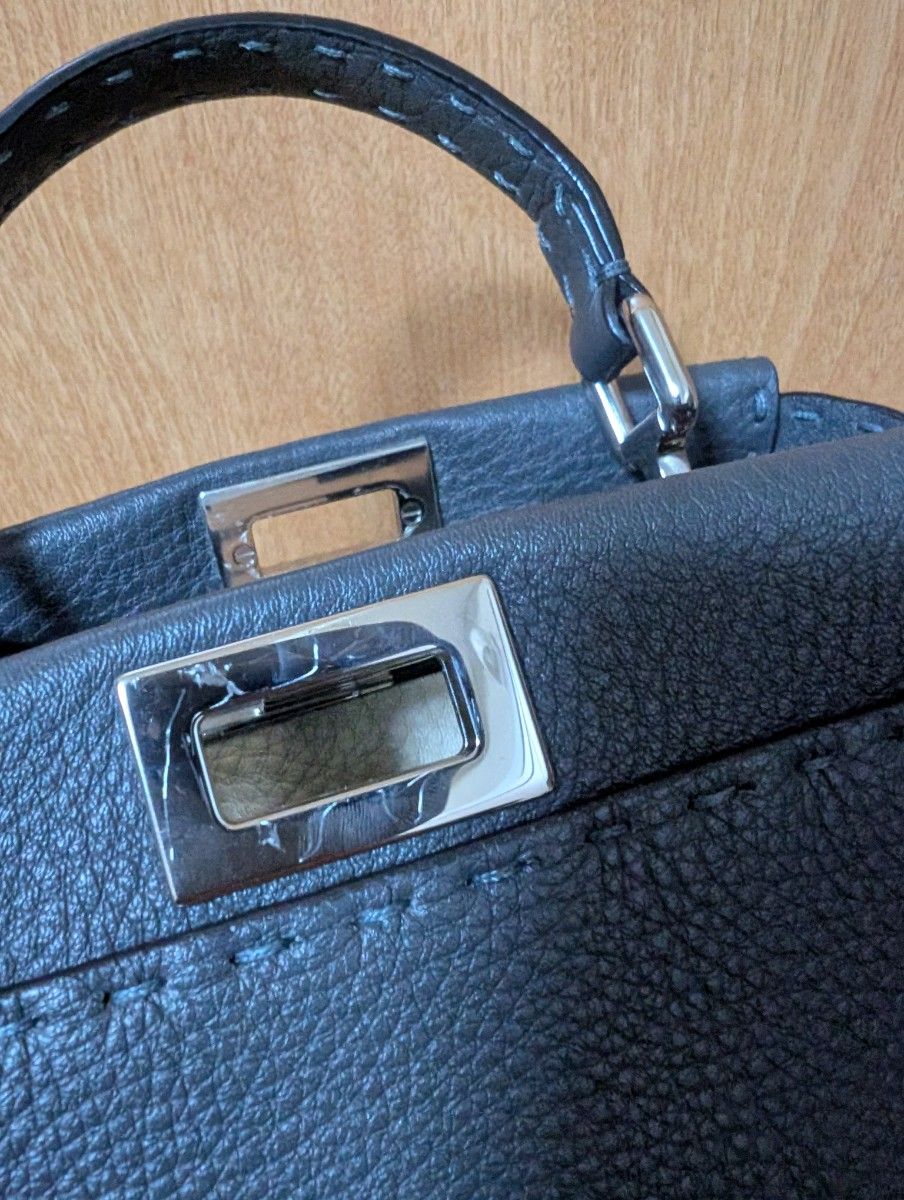 フェンディ FENDI ピーカブー ミニ スモール セレリア フェンディ FENDI ピーカブー ミニ スモール セレリア