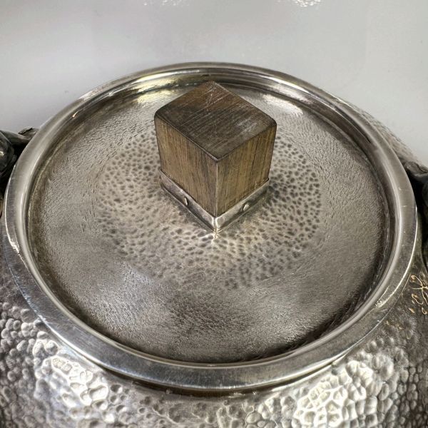 純銀製 平寶珠形 槌目 一東斎造 木摘 湯沸 古美術品 銀瓶 煎茶 純銀製 平寶珠形 槌目 一東斎造 木摘 湯沸 古美術品 銀瓶 煎茶