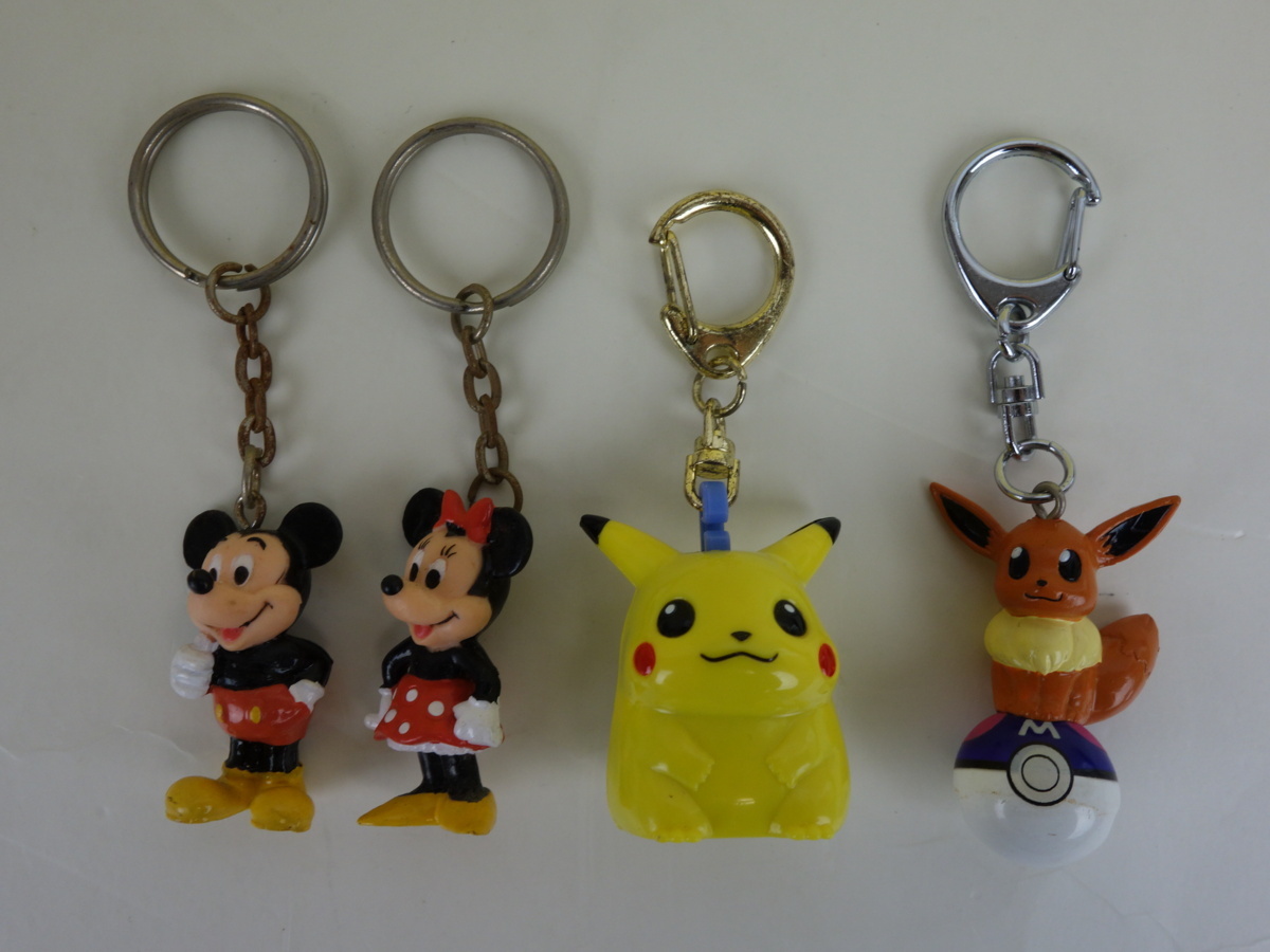 ヤフオク Disney ディズニー ポケモン キーホルダー 4点セ