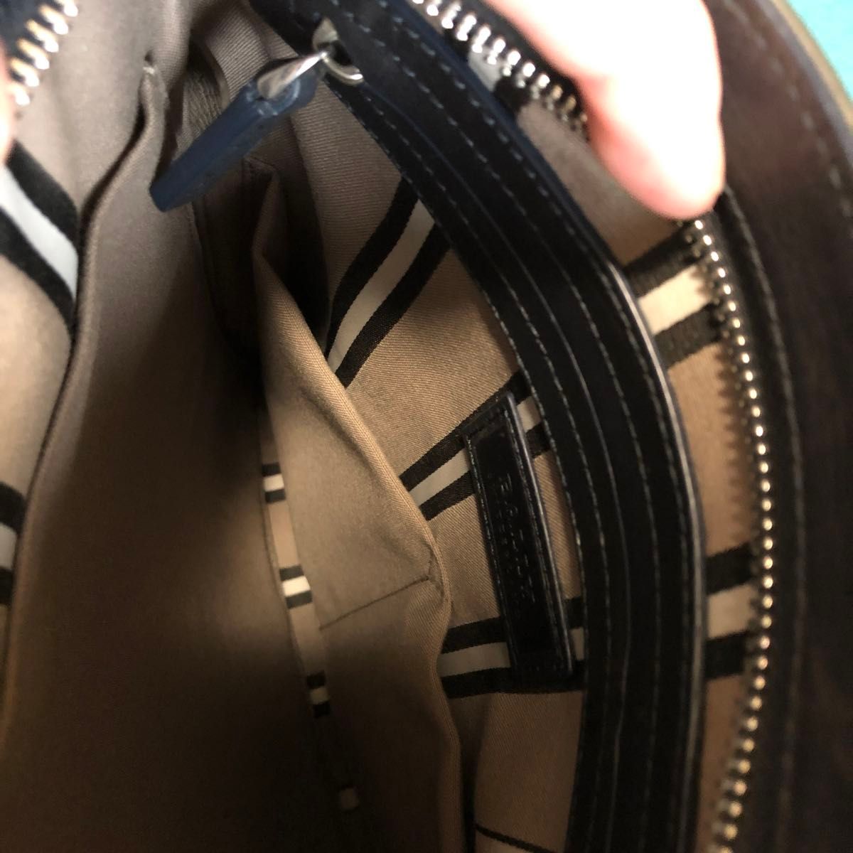 BALLY ショルダーバッグ レザー ブラック ストライプトレイン BALLY ショルダーバッグ レザー ブラック ストライプトレイン