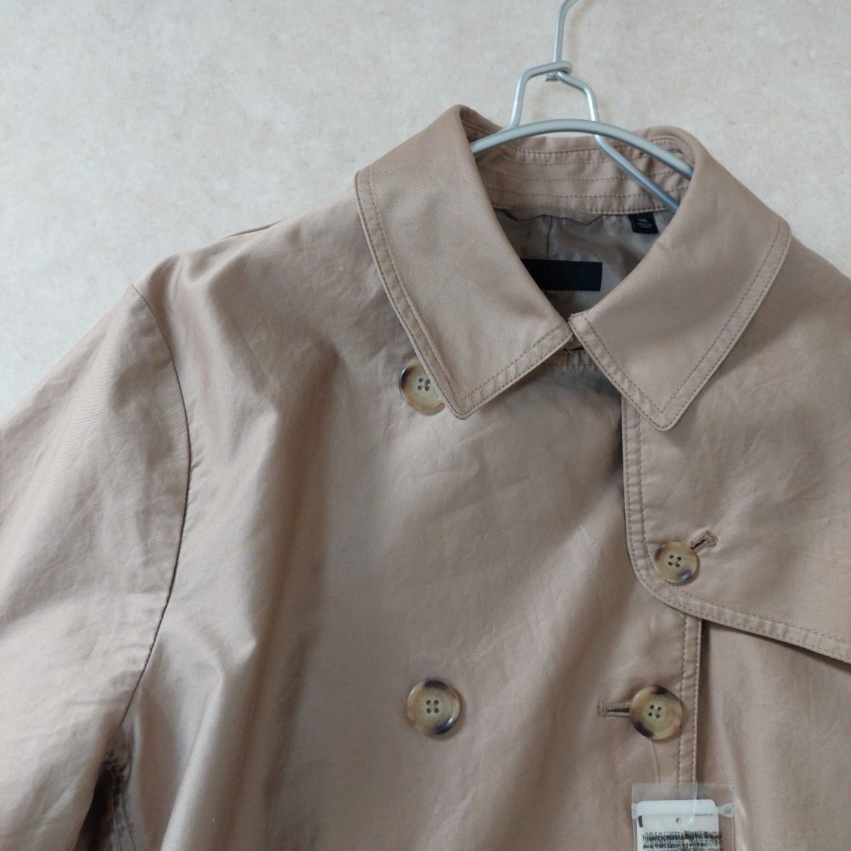 新品タグ付 UNIQLO ショートトレンチコート 3XL 4L 大きいサイズ 新品タグ付 UNIQLO ショートトレンチコート 3XL 4L 大きいサイズ