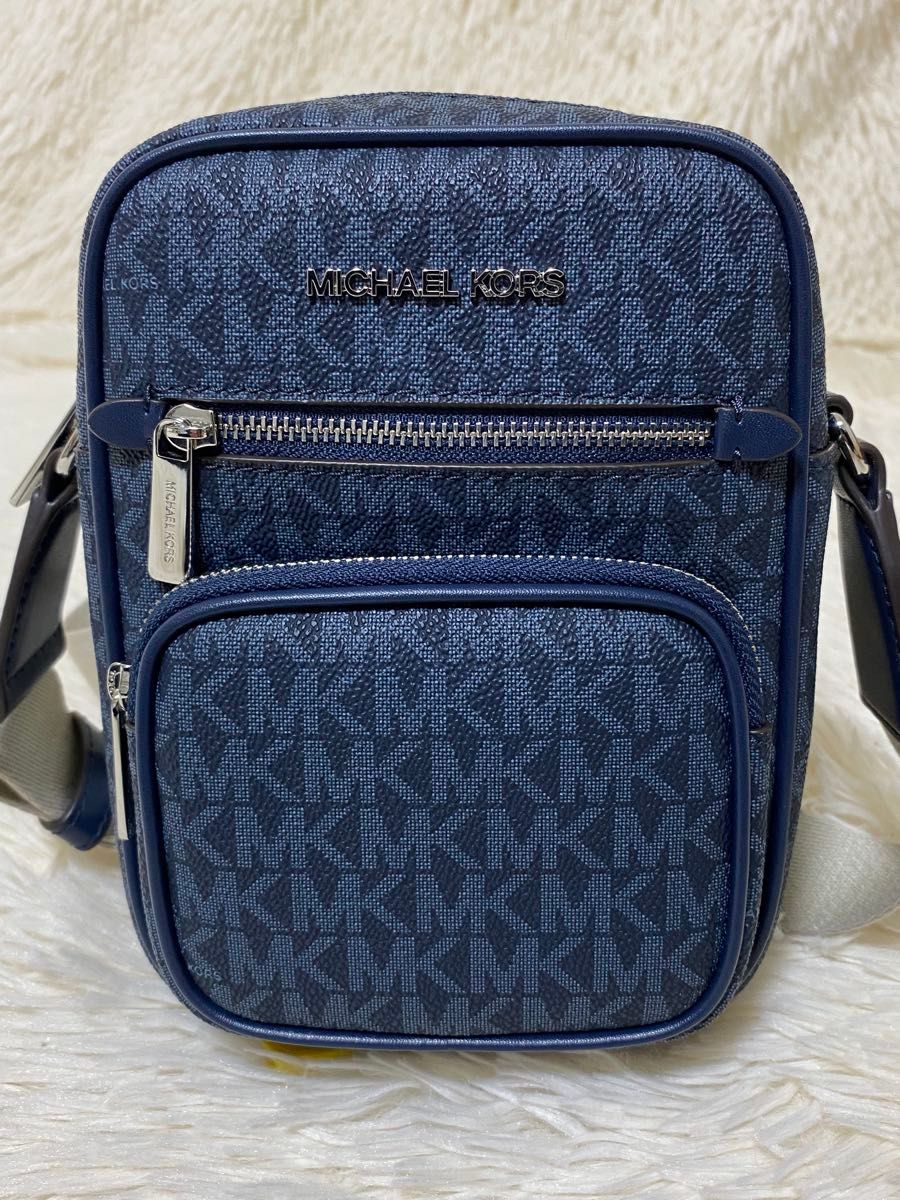 新品 マイケルコース ショルダーバッグPVC MKシグネチャー 新品 マイケルコース ショルダーバッグPVC MKシグネチャー