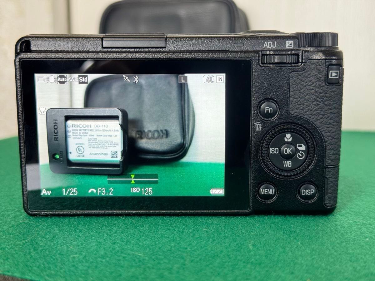 極美品 ショット数260枚 RICOH リコー GR III コンパクト 極美品 ショット数260枚 RICOH リコー GR III コンパクト