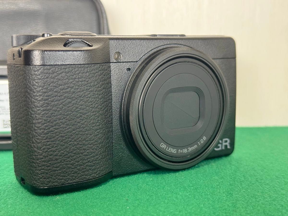 極美品 ショット数260枚 RICOH リコー GR III コンパクト 極美品 ショット数260枚 RICOH リコー GR III コンパクト