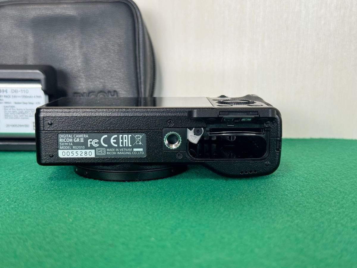 極美品 ショット数260枚 RICOH リコー GR III コンパクト 極美品 ショット数260枚 RICOH リコー GR III コンパクト