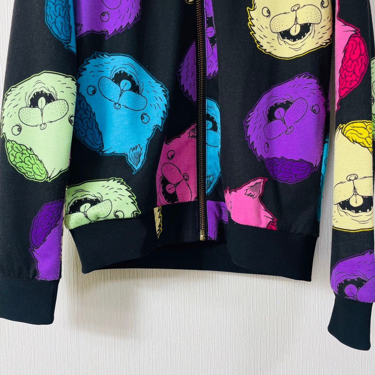 DROP DEAD ドロップデッド 総柄ジップアップパーカー M|Yahoo DROP DEAD ドロップデッド 総柄ジップアップパーカー M|Yahoo