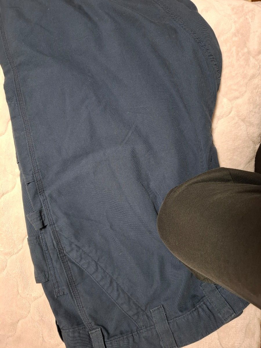 【Carhartt】メンズ。オーバーサイズ。パンツ。紺色。カーゴパンツ 。リラックスフィット