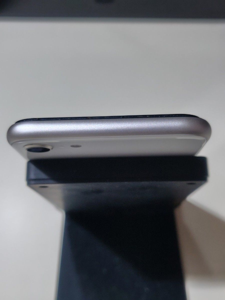 美品 iPhone SE3 (第3世代) バッテリー最大容量94% スター 美品 iPhone SE3 (第3世代) バッテリー最大容量94% スター