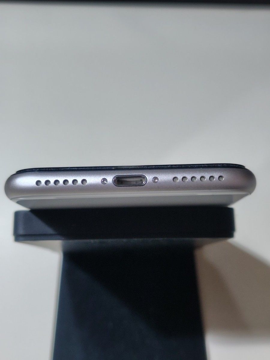 美品 iPhone SE3 (第3世代) バッテリー最大容量94% スター 美品 iPhone SE3 (第3世代) バッテリー最大容量94% スター