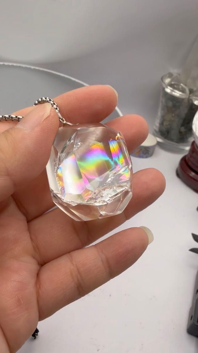 虹入り天然白水晶 ペンダント 35.9x22.5x28.8/ネックレス の長さ66センチ