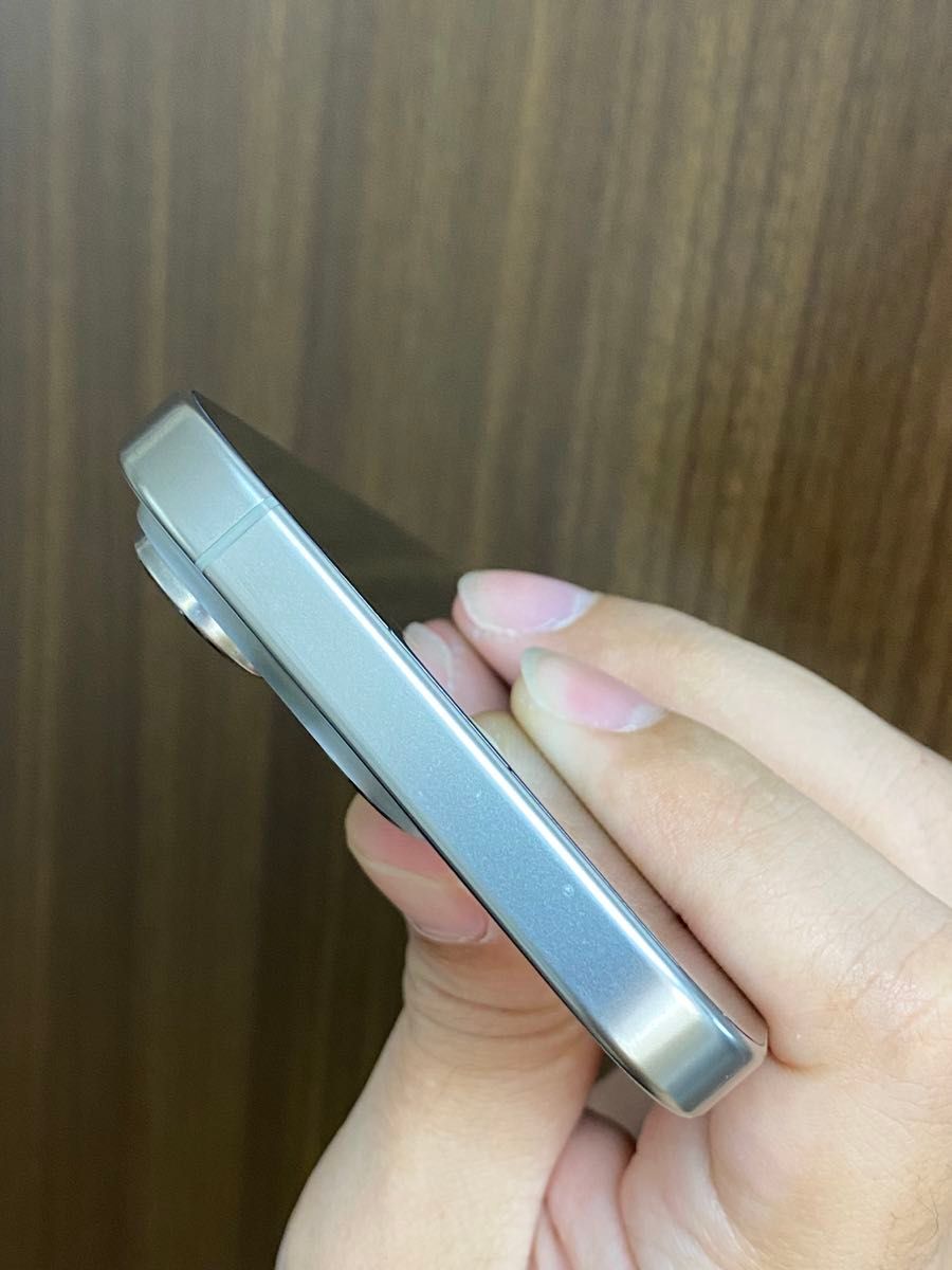 iPhone 16 Pro 256GB バッテリー最大容量100% 充放電回数25回 iPhone 16 Pro 256GB バッテリー最大容量100% 充放電回数25回