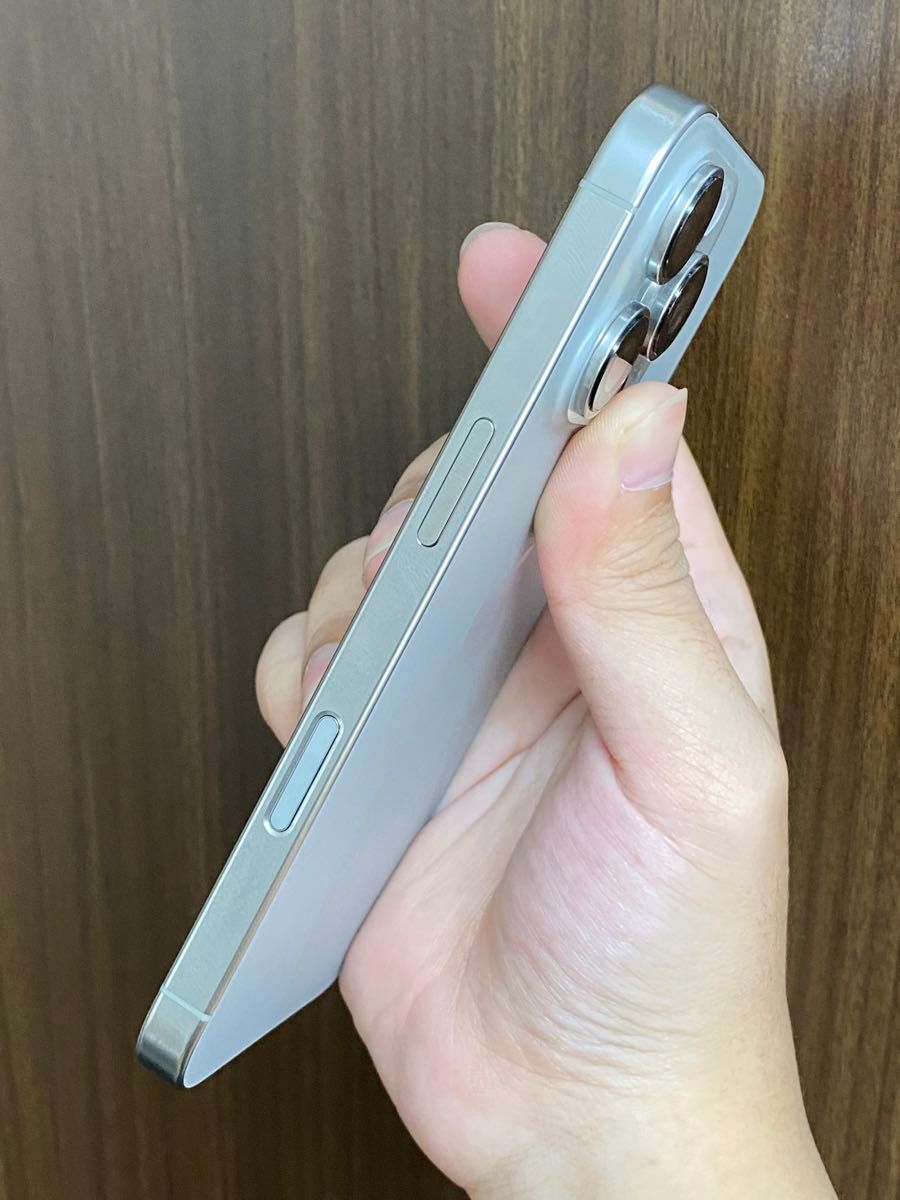 iPhone 16 Pro 256GB バッテリー最大容量100% 充放電回数25回 iPhone 16 Pro 256GB バッテリー最大容量100% 充放電回数25回