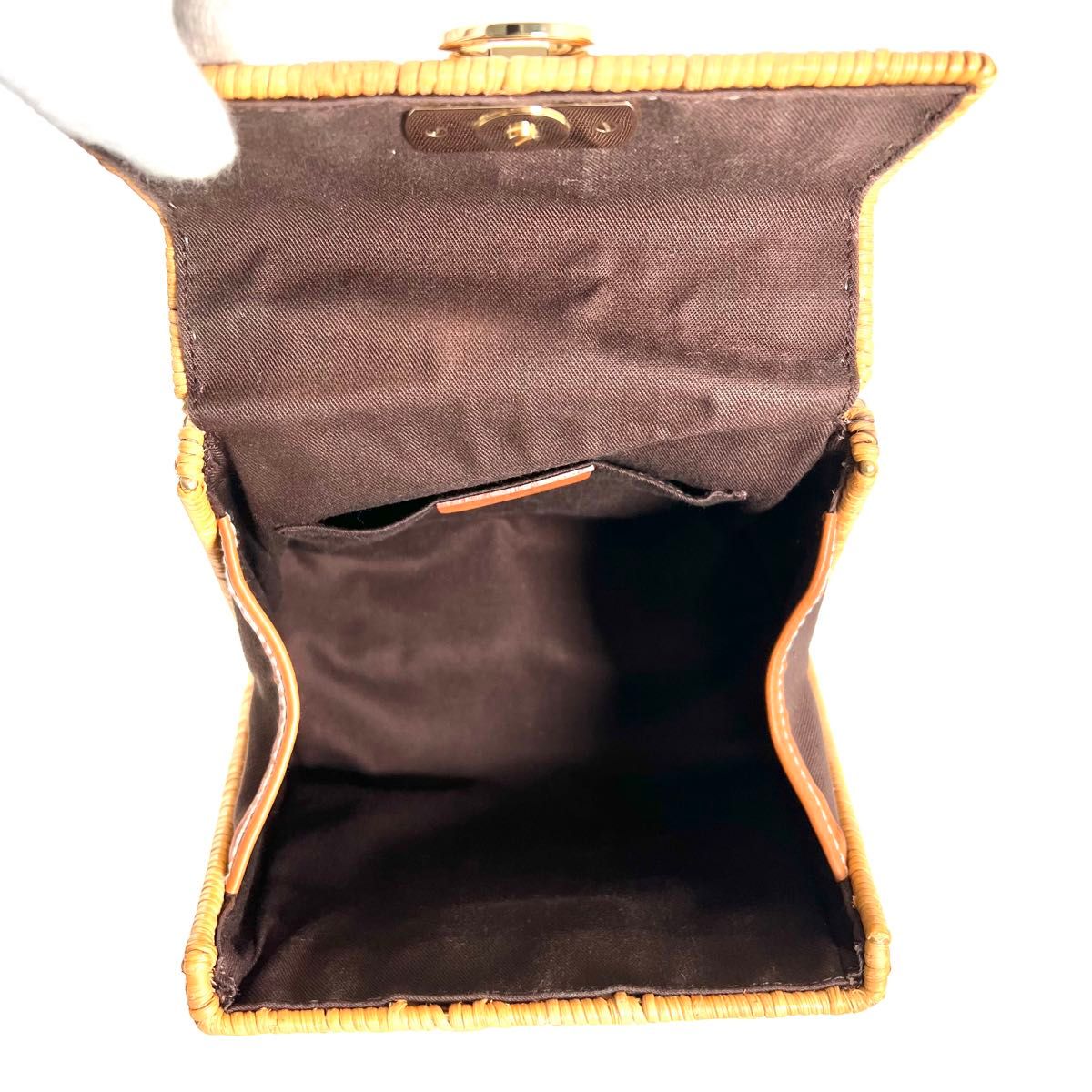 価格相談可能】美品 Salvatore Ferragamo フェラガモ ラタン 価格相談可能】美品 Salvatore Ferragamo フェラガモ ラタン