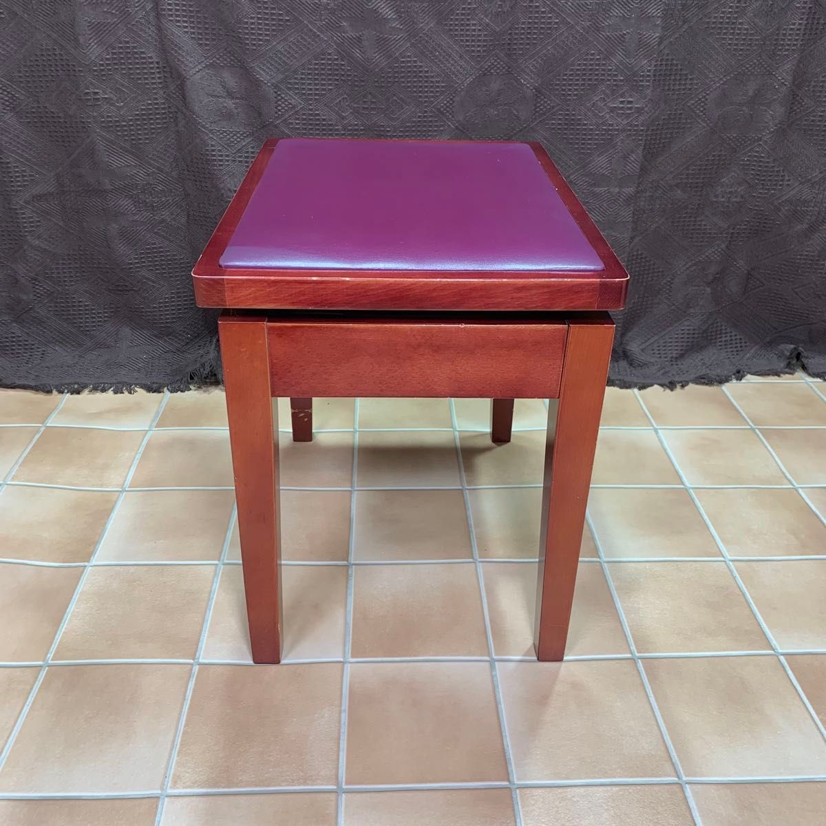 希少品】ITO トムソン椅子 ピアノ椅子 イトー 背もたれ無し 高低 希少品】ITO トムソン椅子 ピアノ椅子 イトー 背もたれ無し 高低