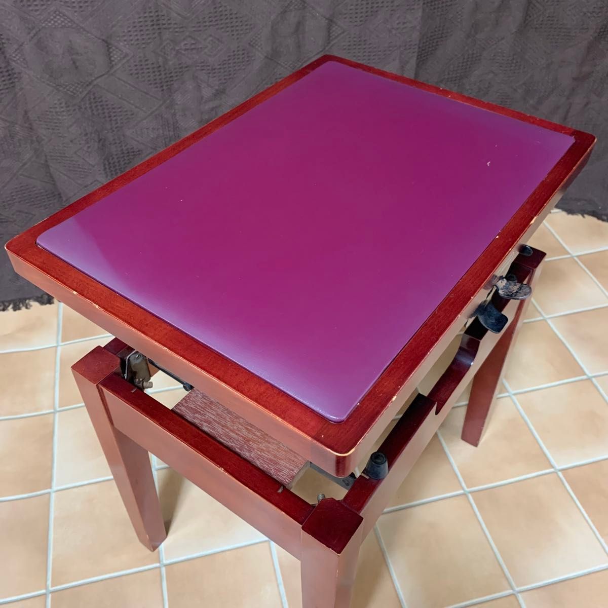 希少品】ITO トムソン椅子 ピアノ椅子 イトー 背もたれ無し 高低 希少品】ITO トムソン椅子 ピアノ椅子 イトー 背もたれ無し 高低